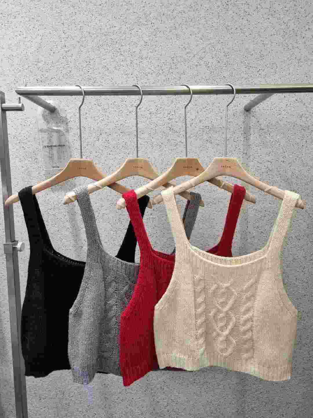 EROOM東大門㊣代購女裝新品真品人氣熱賣休閑吊帶背心不含內搭EROOM吊帶/背心