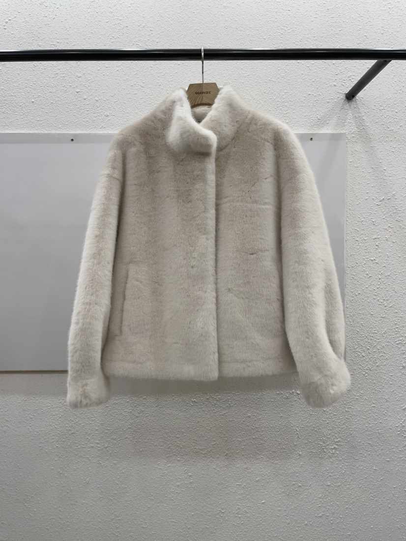 EGGPLANT東大門㊣直郵女士新款職業真品人氣推薦短款大衣貂皮EGGPLANT短款大衣