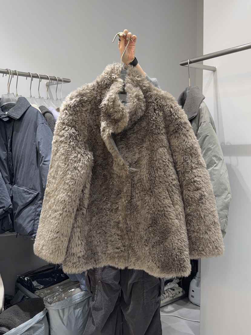 LOOKK東大門㊣直郵女士新品25秋冬推薦熱賣時尚短款大衣皮草LOOKK短款大衣
