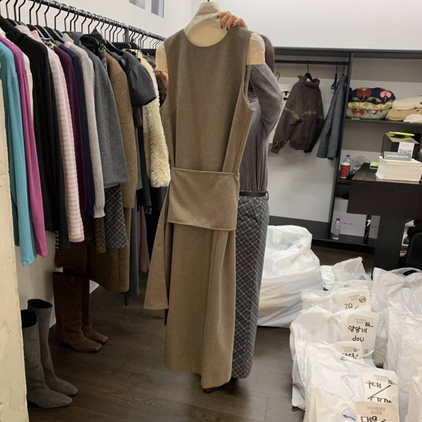 UNANSWERED-MYSTERY東大門㊣代購女士新款推薦連衣裙含腰帶系帶長款UNANSWERED-MYSTERY連衣裙