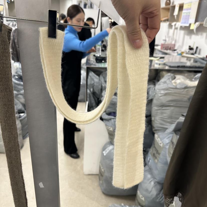 HELVETICA韓國直郵㊣女士新款人氣職業真品圍巾披肩羊駝圍巾HELVETICA圍巾/披肩