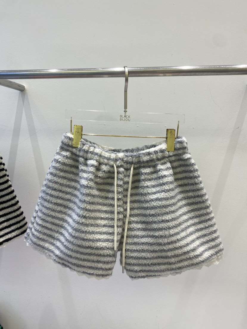 BLACK BIJOU東大門㊣直郵女裝新款真品時尚職業熱賣25秋冬短褲BLACK BIJOU短褲