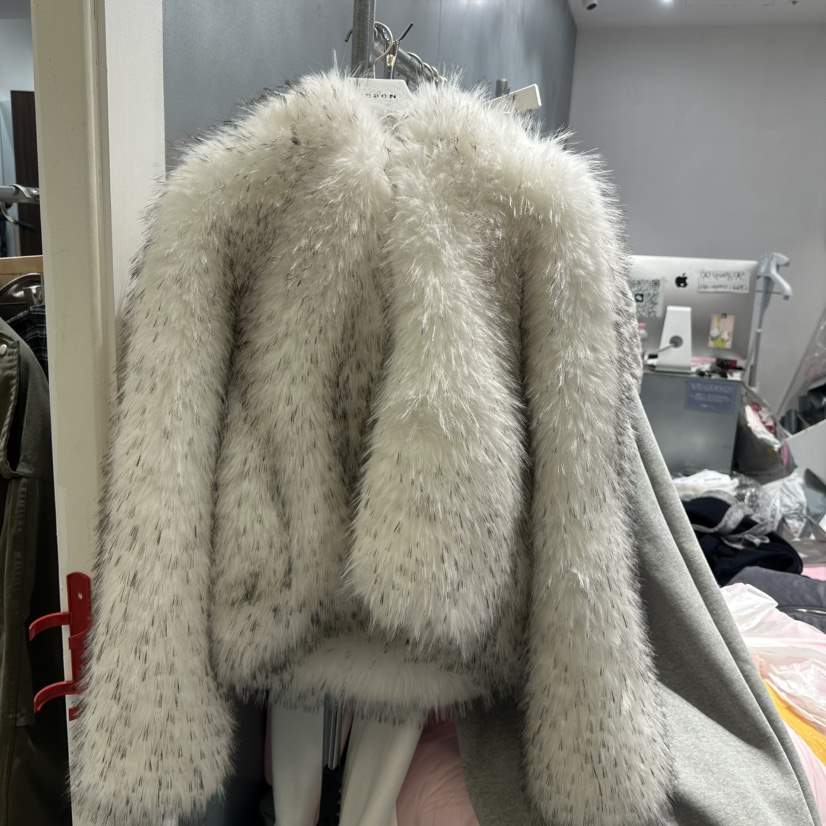 RIBBON東大門㊣直郵女裝新款推薦真品時尚短款大衣皮草連帽RIBBON短款大衣