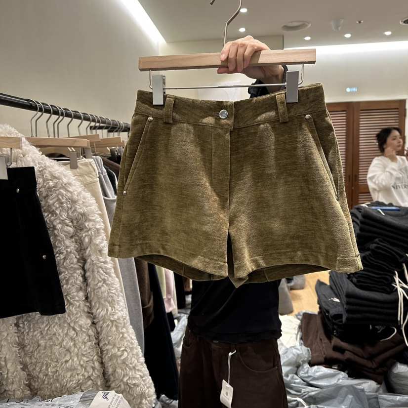 GILLI韓國代購㊣女裝新款人氣職業時尚休閑熱賣25秋冬短褲天鵝絨GILLI短褲