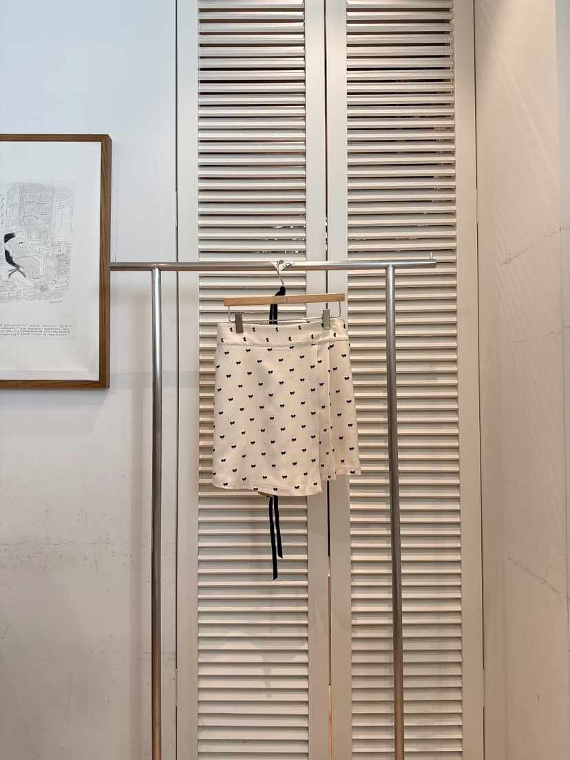 FAVE-L韓國代購㊣女裝新款時尚25秋冬人氣裙褲不含絲巾絲絨FAVE-L裙褲