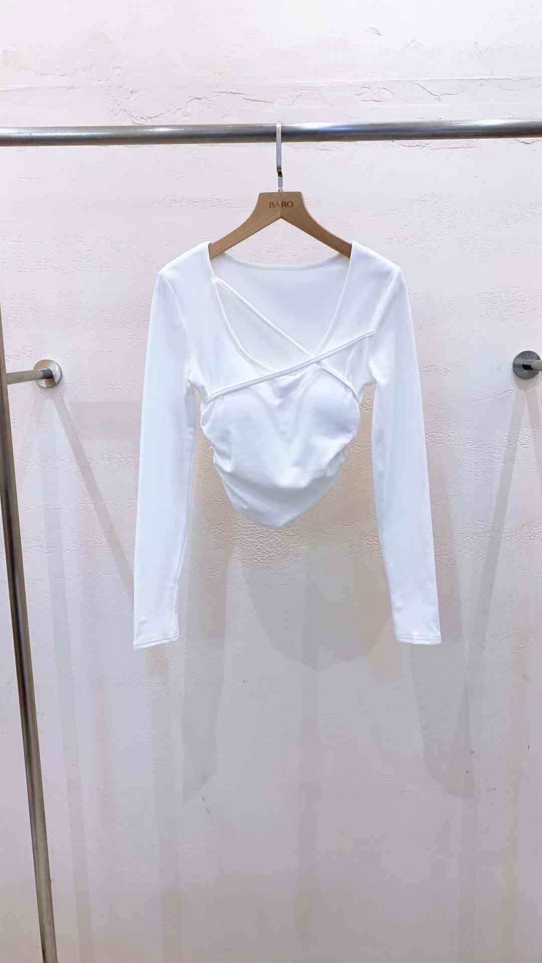 BARO東大門㊣代購女裝新品人氣休閑職業真品25秋冬推薦長袖T恤BARO長袖T恤