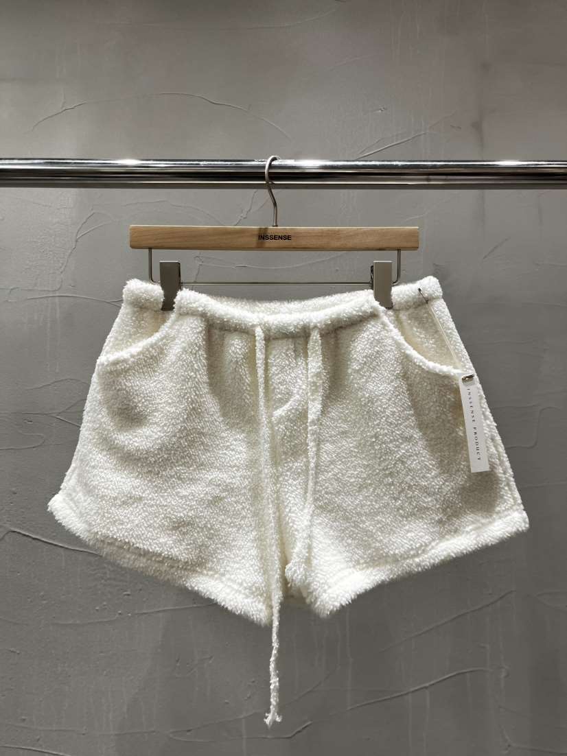 INSSENSE-A東大門㊣實拍女裝新品熱賣推薦職業人氣休閑短褲絨INSSENSE-A短褲