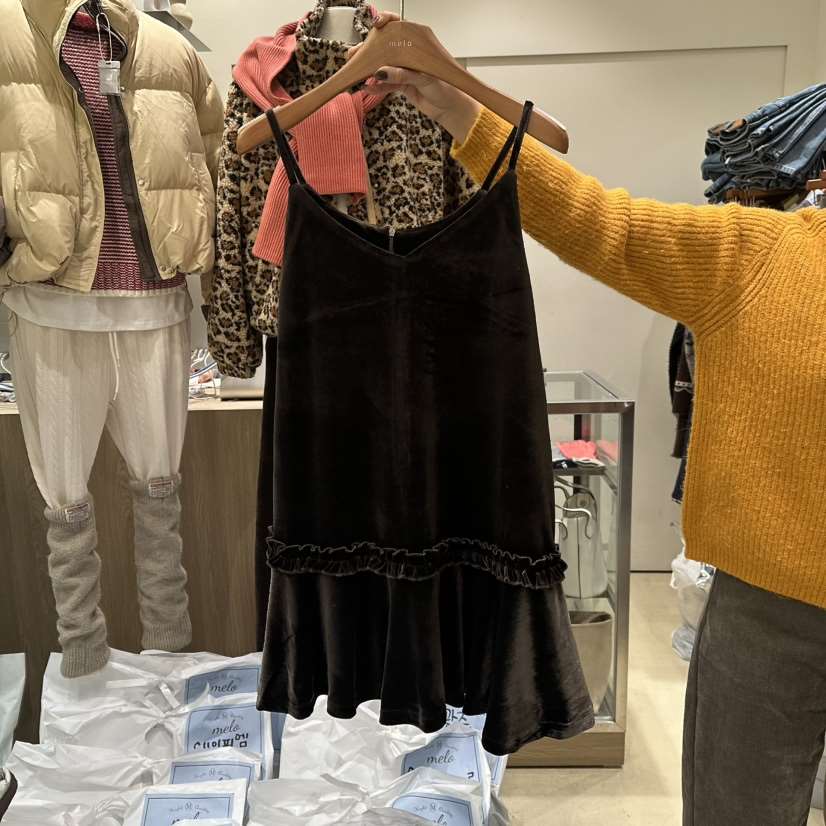 MELO韓國直郵㊣女裝新品人氣休閑25秋冬連衣裙不含內搭絲絨MELO連衣裙