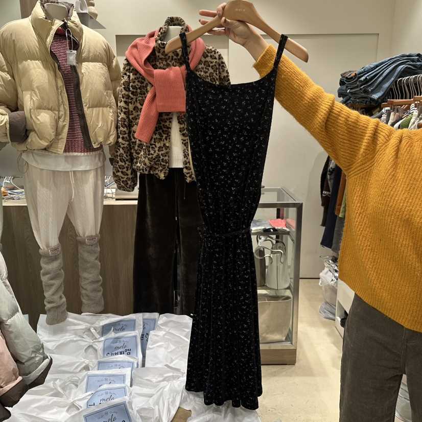 MELO韓國直郵㊣女裝新品職業熱賣25秋冬推薦時尚連衣裙絲絨MELO連衣裙