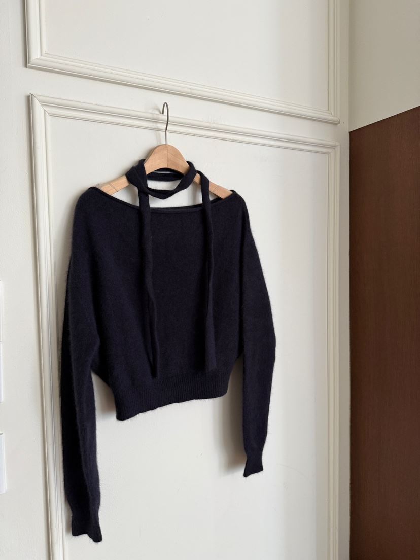 LAVIEU韓國代購㊣女士新品職業熱賣時尚針織衫含脖帶浣熊露肩LAVIEU針織衫