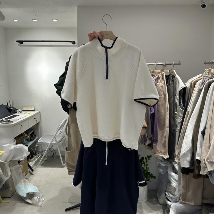 IN KIRA韓國直郵㊣女裝新品時尚人氣推薦25秋冬職業真品T恤IN KIRAT恤