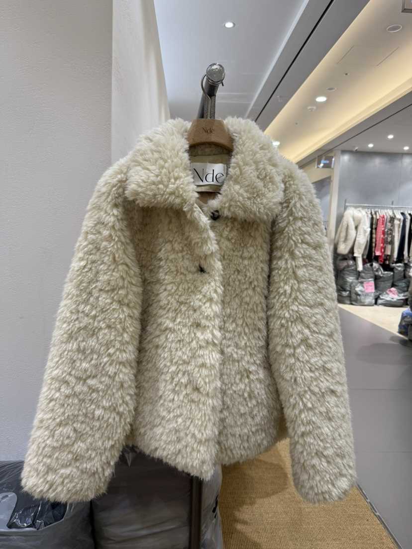 LOVE YOU SO MUCH/MORE THAN YESTERDAY東大門㊣實拍女士新品職業夾克皮草LYSM/MORE THAN YESTERDAY夾克