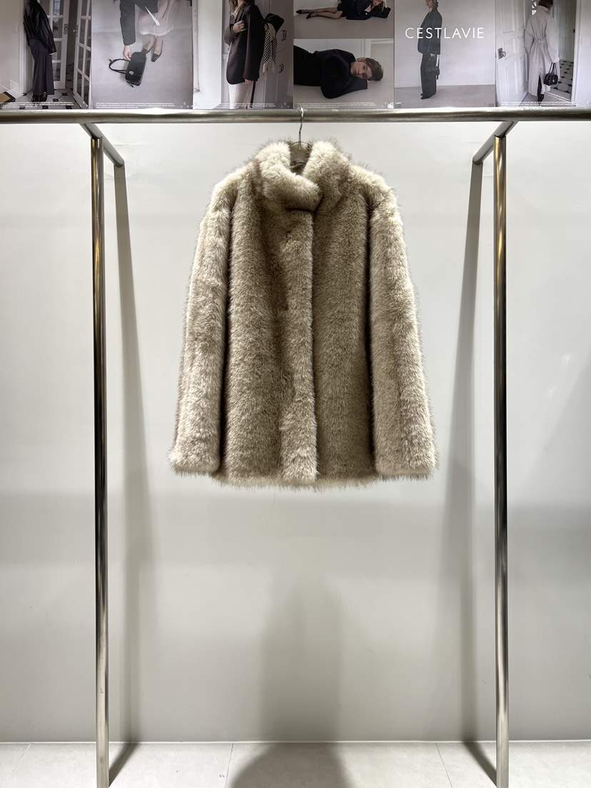 CESTLAVIE東大門㊣直郵女裝新品時尚25秋冬熱賣短款大衣皮草CESTLAVIE短款大衣