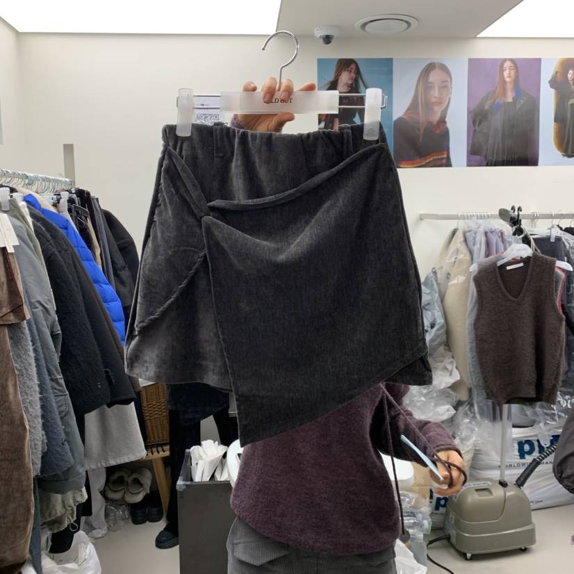 SOLD OUT韓國代購㊣女裝新款真品熱賣25秋冬時尚休閑人氣短裙SOLD OUT短裙