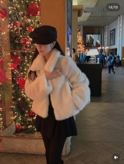 MIELLE-미엘르-OT韓國代購㊣女士新款人氣熱賣短款大衣皮草MIELLE-미엘르-OT短款大衣