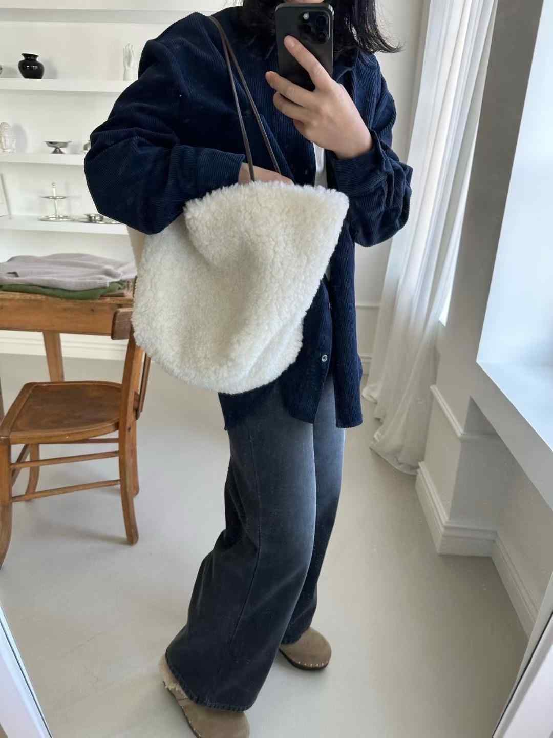 KIND-카인드-OT韓國代購㊣女裝新款真品人氣單肩斜跨包羊毛KIND-ot單肩/斜跨包