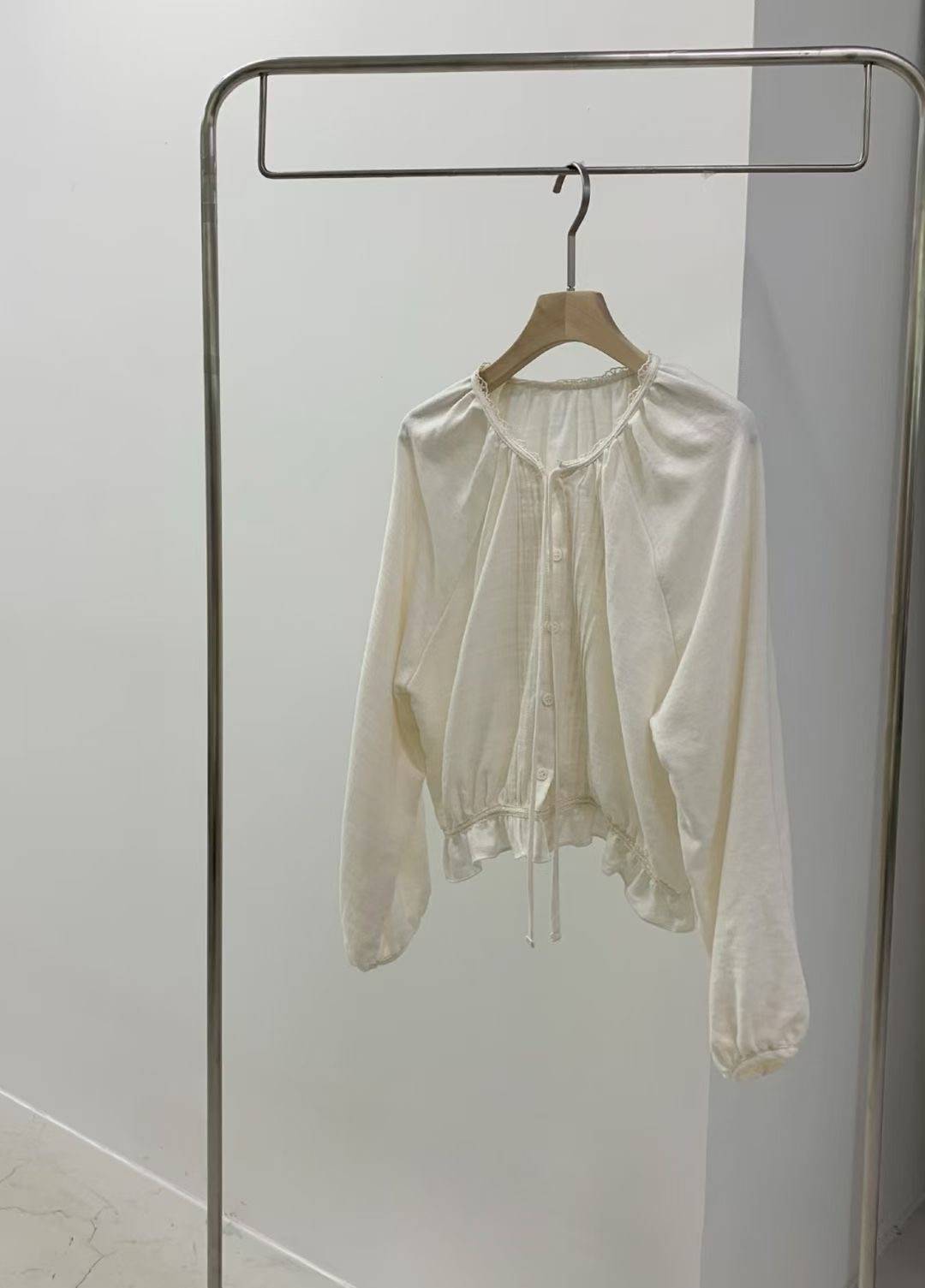 MELLOUNGE-멜라운지-T東大門㊣代購女士新品熱賣襯衫蕾絲衫MELLOUNGE-T襯衫/蕾絲衫