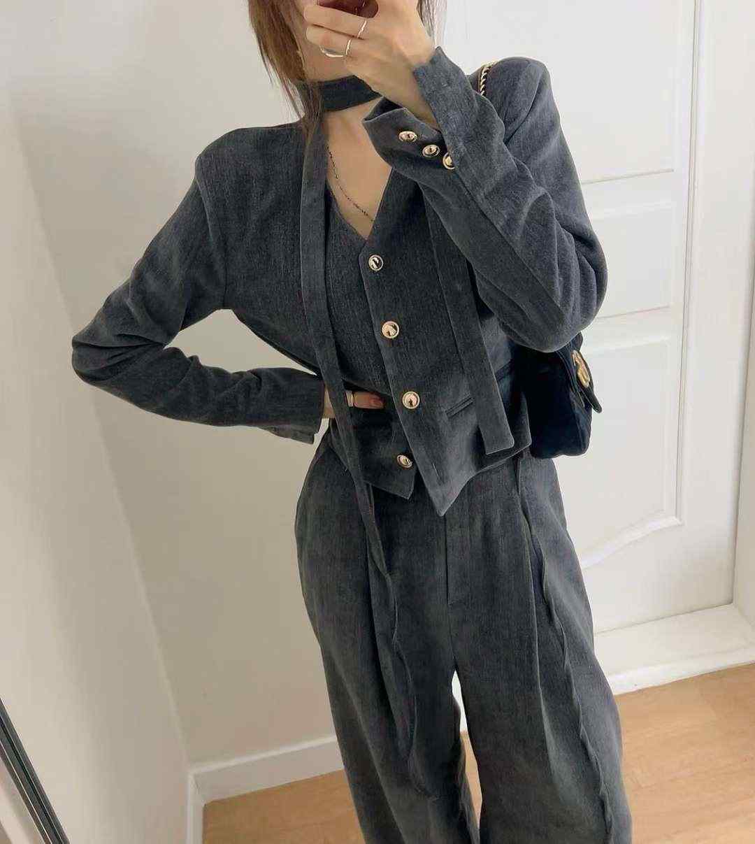 KITSCH東大門㊣直郵女裝新品25秋冬人氣時尚熱賣夾克含脖帶KITSCH夾克