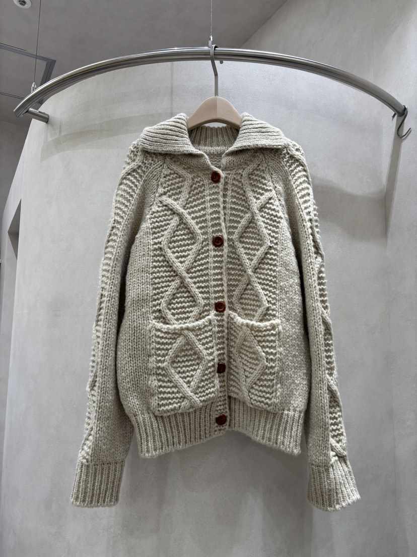 WHO IS SHE東大門㊣實拍女裝新款熱賣休閑人氣職業毛衣開衫WHO IS SHE毛衣