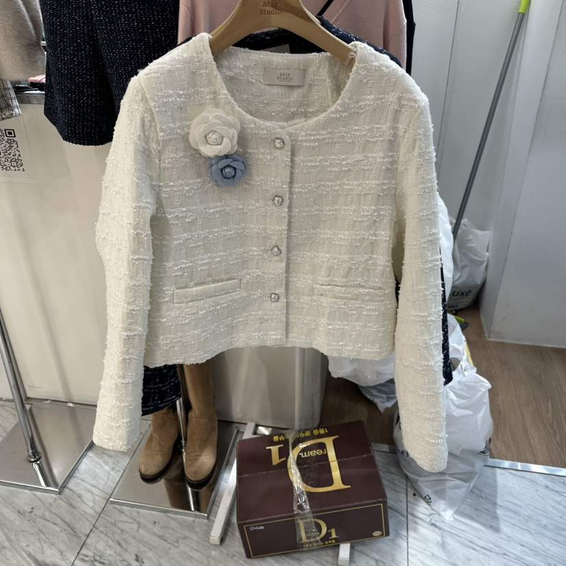 ABLESTUDIO東大門㊣代購女士新品休閑熱賣真品推薦夾克含胸花ABLESTUDIO夾克