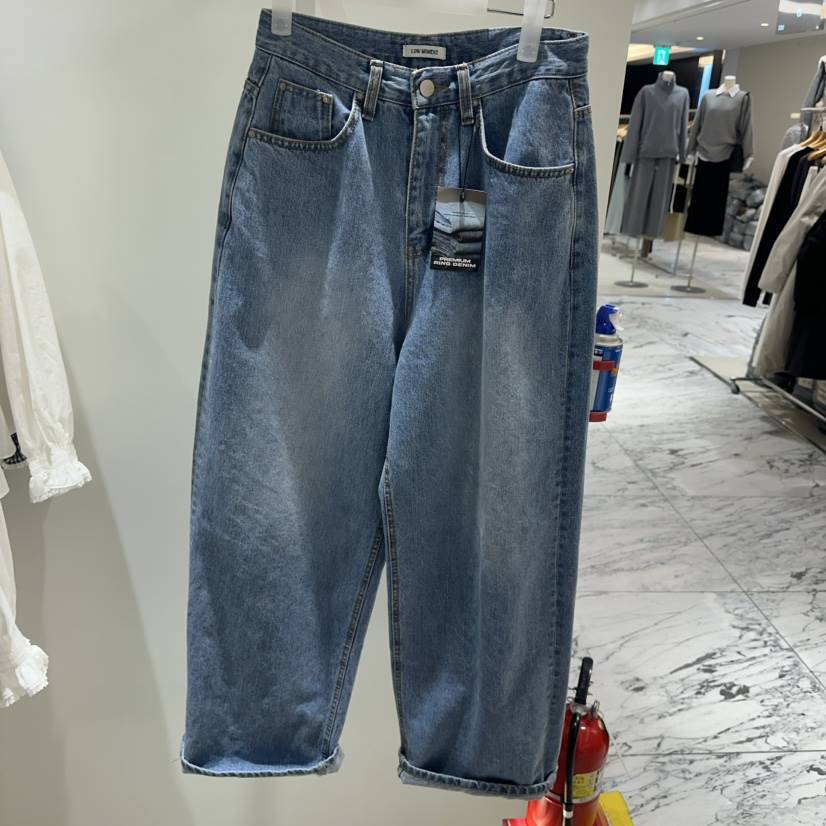 LOW MOMENT東大門㊣實拍女士新品推薦時尚真品25秋冬牛仔褲春款LOW MOMENT牛仔褲