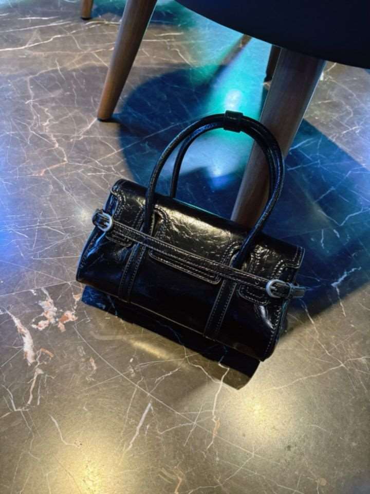 TROUVAILLE東大門直郵㊣女裝新品熱賣手拿包腋下包牛皮系帶TROUVAILLE手拿包/腋下包