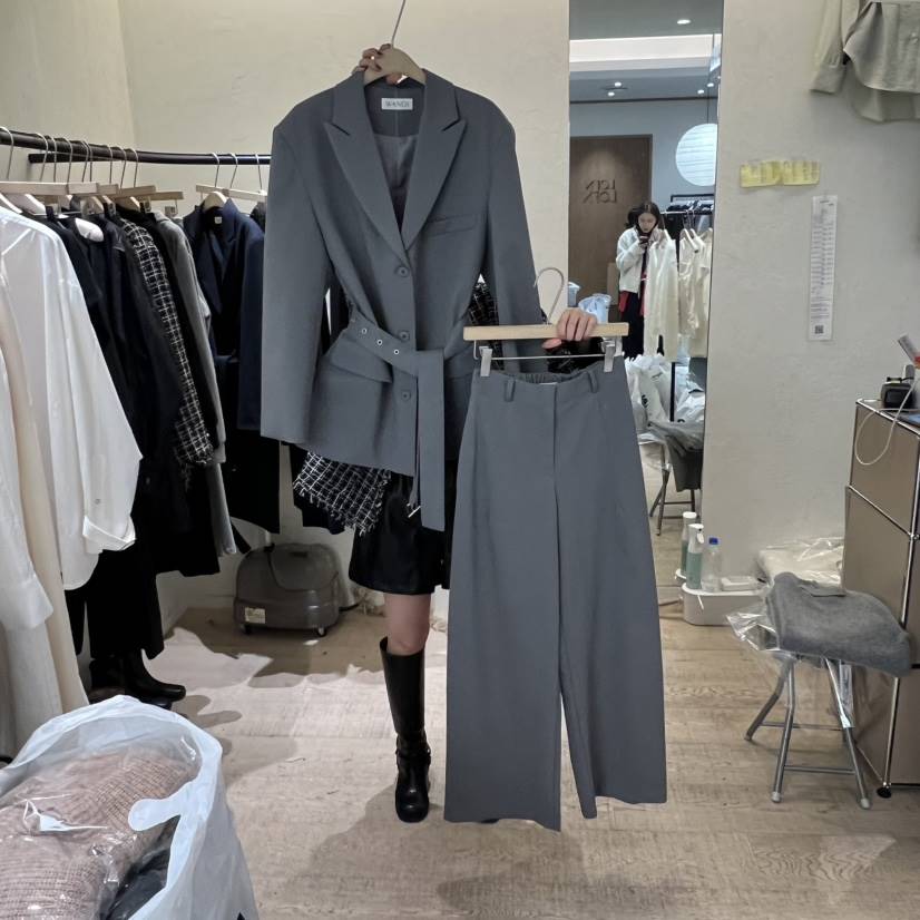 W AND J㊣東大門實拍女裝新款時尚真品推薦熱賣套裝含腰帶W AND J套裝