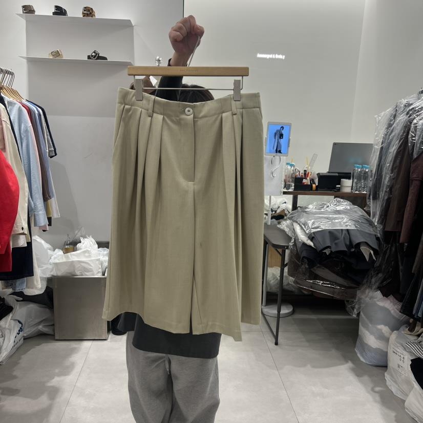 ANN MARGRET韓國代購女士新品時尚短褲褶裥GRETA.Y短褲