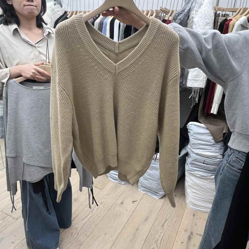 MOI-A東大門直郵女士新款職業26春夏推薦熱賣真品針織衫V領MOI-A針織衫