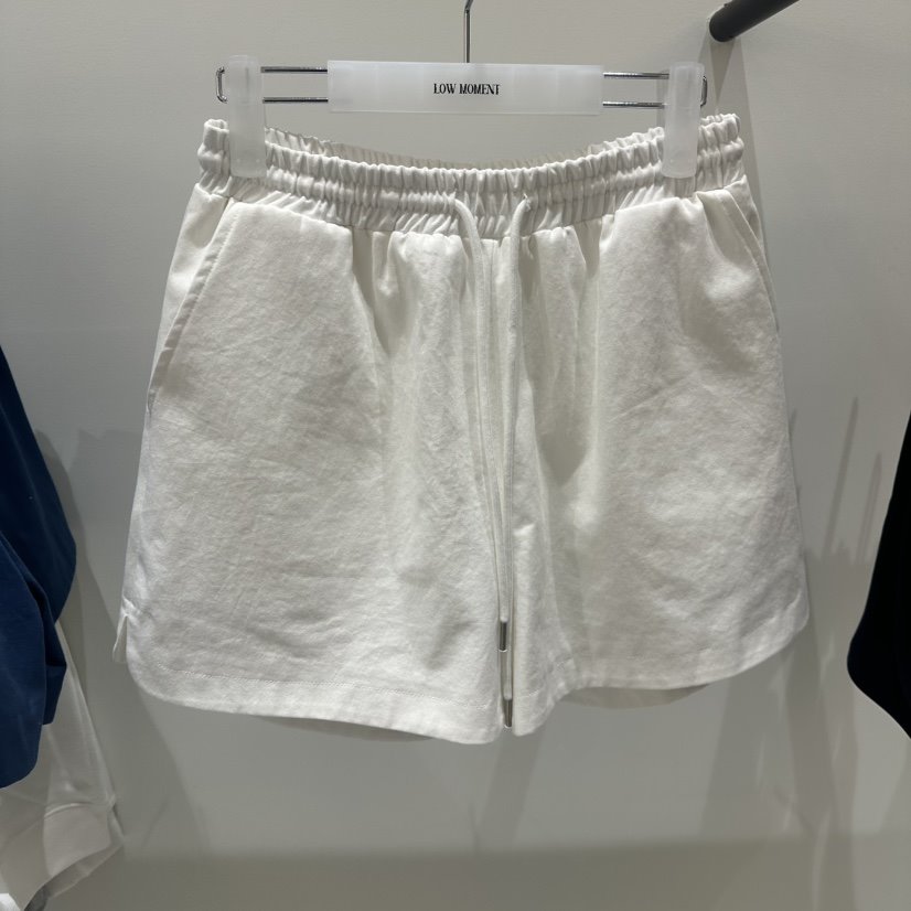 LOW MOMENT韓國代購女裝新品時尚人氣推薦熱賣休閑職業短褲LOW MOMENT短褲