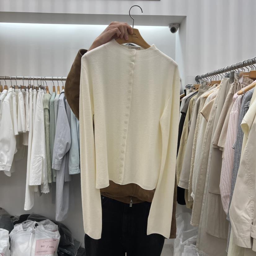 DRESS ROOM東大門代購女裝新款人氣熱賣時尚針織衫羊絨紐扣DRESS ROOM針織衫