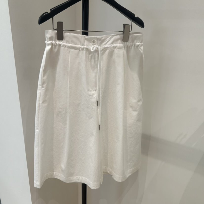 FEBRUARY 11東大門直郵女裝新款職業熱賣推薦短褲闊腿褲FEBRUARY 11短褲