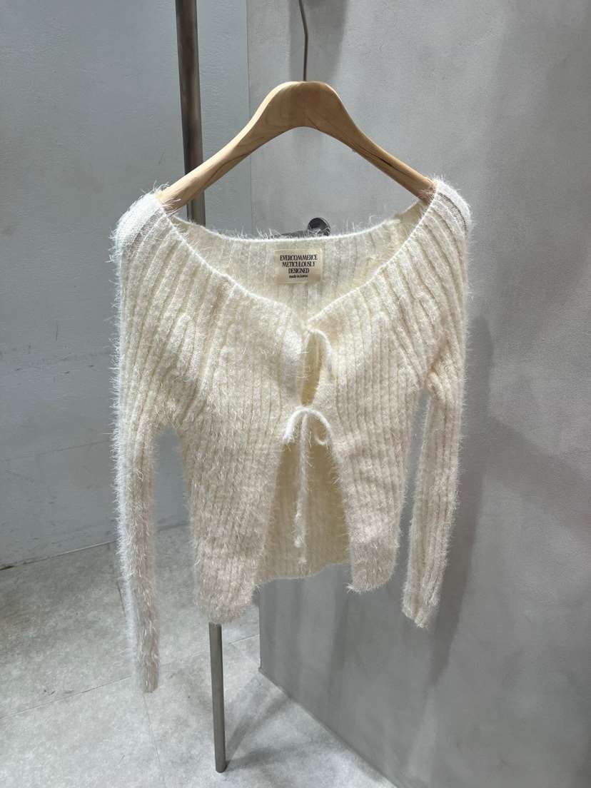 EVERCOMMERCE METICULOUSLY DESIGNED東大門代購女裝新品熱賣針織衫露肩開衫EVERCOMMERCE METICULOUSLY DESIGNED針織衫