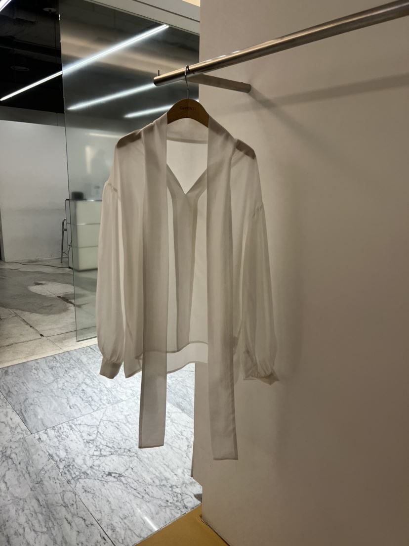 DE VENTI東大門直郵女士新款熱賣26春夏襯衫蕾絲衫圍巾緞面DE VENTI襯衫/蕾絲衫