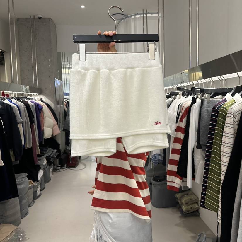 ARTE STUDIO/ATTENTION EDITORIAL東大門直郵女士新款熱賣裙褲鏤空ARTE STUDIO/ATTENTION EDITORIAL裙褲