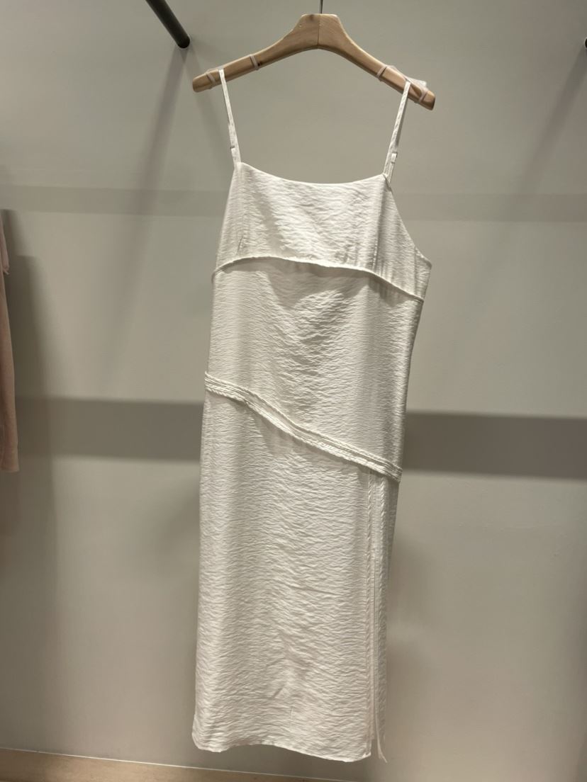 ORMORE東大門實拍女裝新款時尚推薦休閑職業26春夏連衣裙ORMORE連衣裙