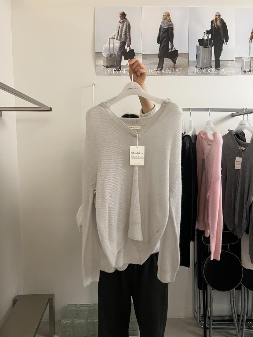 LONDON FLAT韓國代購女士新款時尚職業推薦熱賣針織衫V領LONDON FLAT針織衫