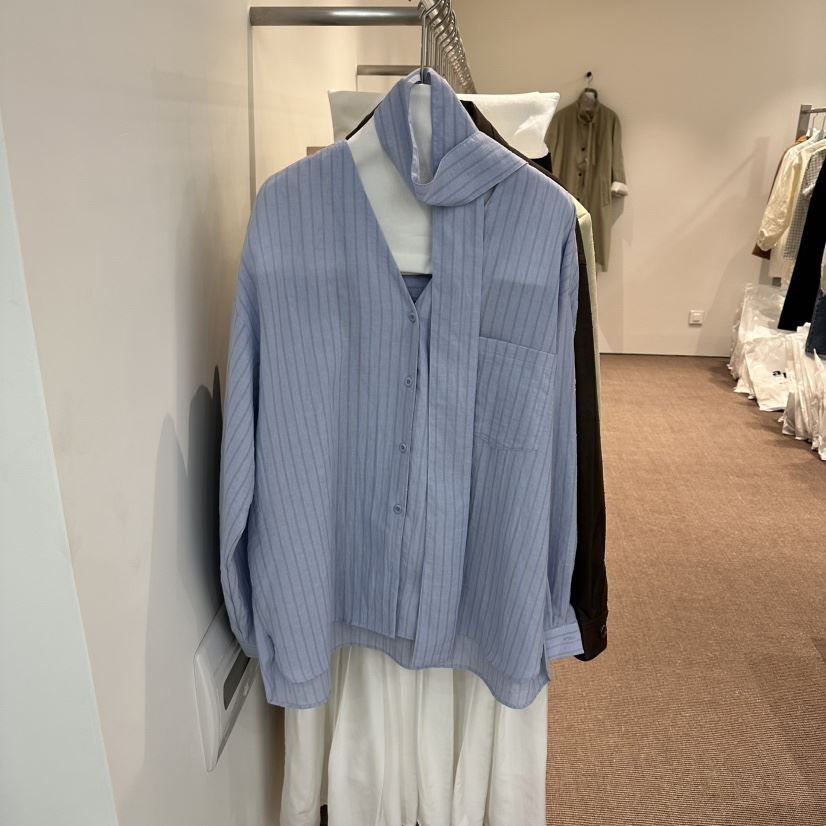 OVERTAKE韓國代購女裝新品26春夏人氣襯衫蕾絲衫含脖帶V領OVERTAKE襯衫/蕾絲衫