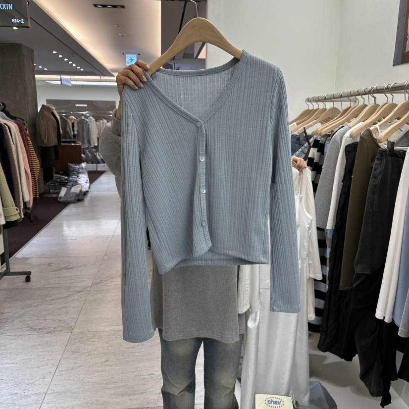 CHAV東大門直郵女裝新品時尚26春夏人氣休閑長袖T恤不含內搭CHAV長袖T恤