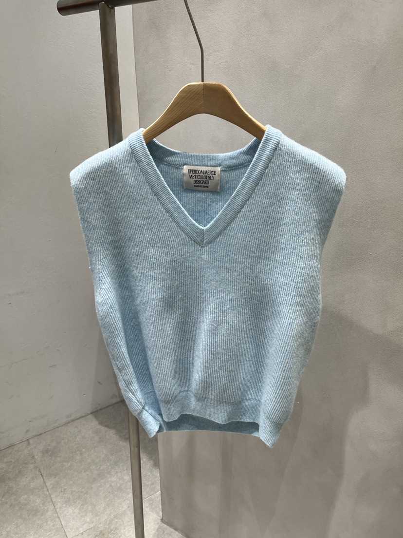 EVERCOMMERCE METICULOUSLY DESIGNED韓國代購女士新品真品吊帶背心EVERCOMMERCE METICULOUSLY DESIGNED吊帶/背心