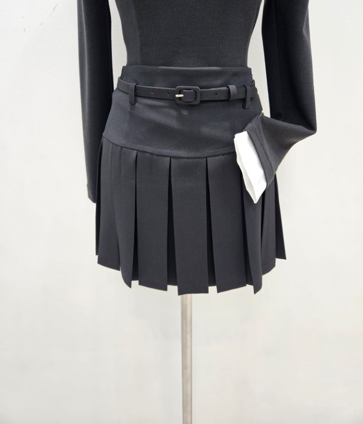 HIGH HEELS東大門代購女裝新品時尚人氣熱賣短裙含腰帶褶裥HIGH HEELS短裙