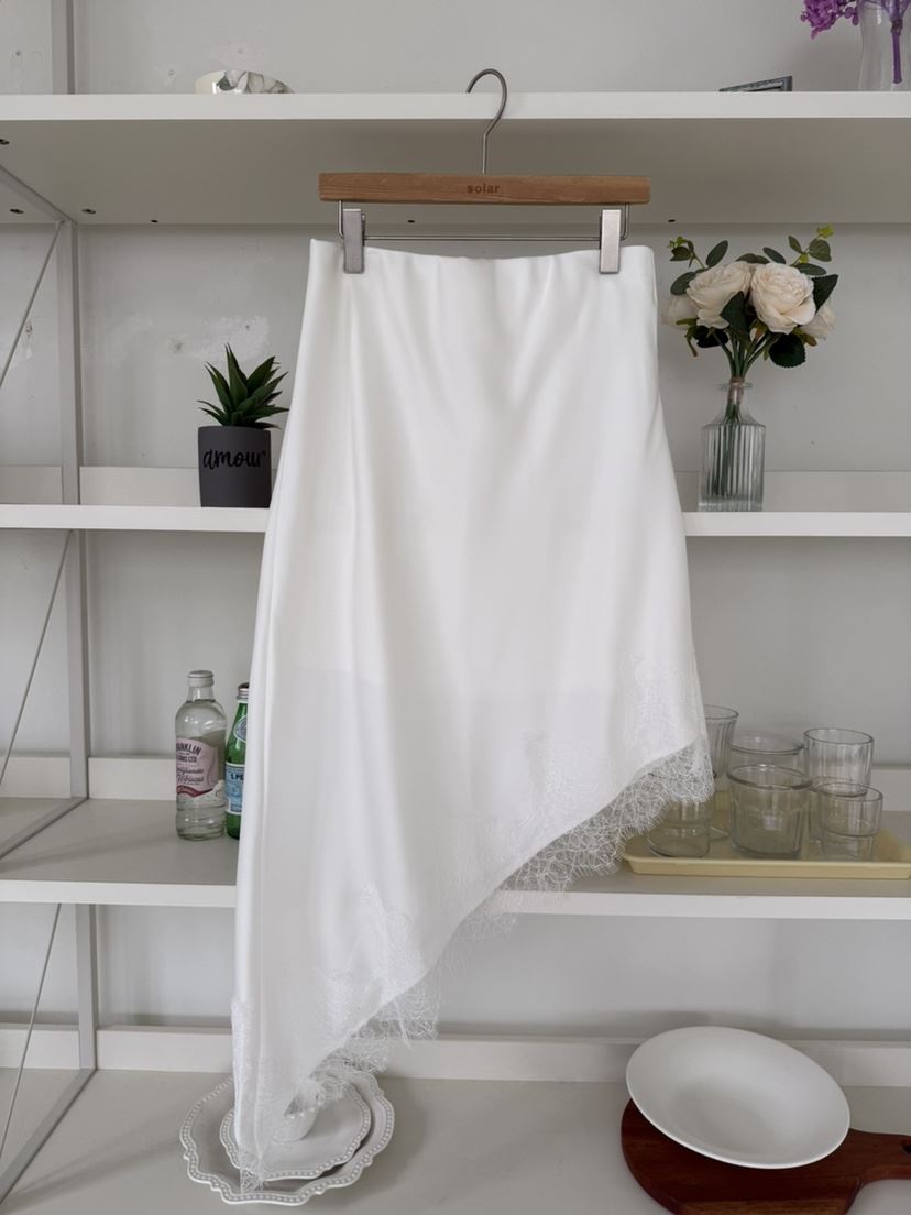 SOLAR韓國代購女士新款真品推薦人氣半身裙中短裙蕾絲緞面SOLAR半身裙/中短裙