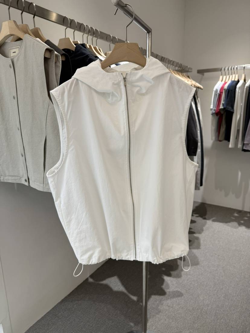 MONE-A東大門實拍女裝新品人氣熱賣職業時尚推薦馬甲連帽MONE-A馬甲