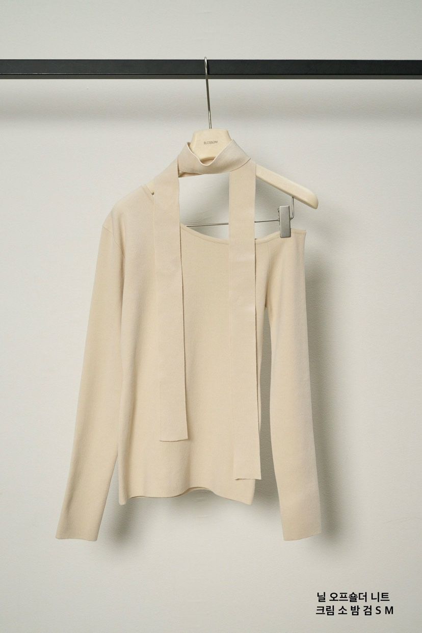 BLOSSOM東大門實拍女士新品時尚休閑職業長袖T恤含脖帶露肩BLOSSOM長袖T恤