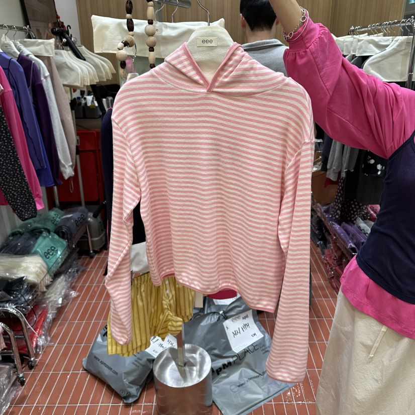 E/E/E東大門直郵女士新品熱賣休閑長袖T恤連帽衫花朵條紋E/E/E長袖T恤