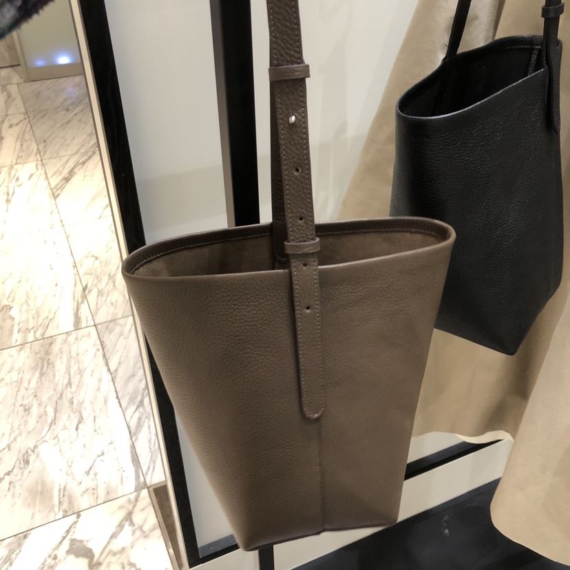 OURIN/THIS IS東大門直郵女士新款26春夏單肩斜跨包羊皮OURIN/THIS IS單肩/斜跨包