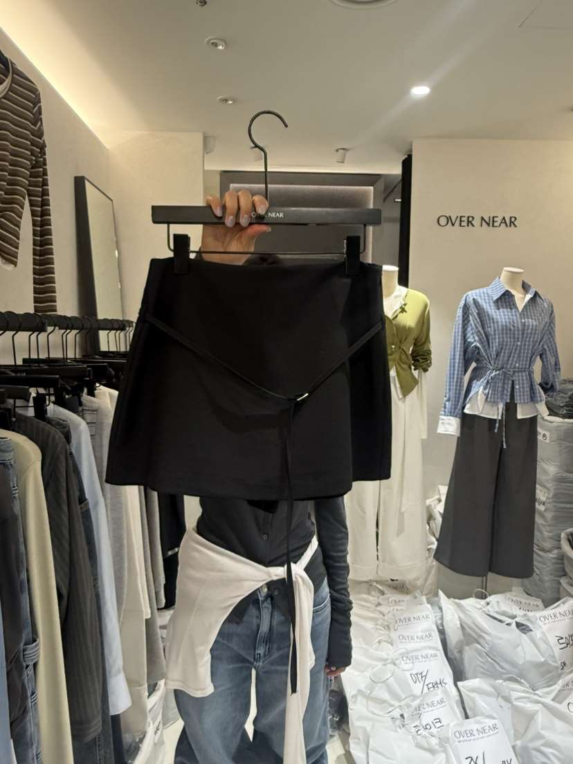 OVER NEAR韓國東大門代購女裝新品推薦26春夏裙褲含腰帶海軍OVER NEAR裙褲
