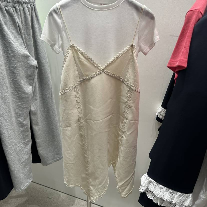 TARABY MOTION東大門直郵女裝新品真品人氣連衣裙不含內搭TARABY MOTION連衣裙