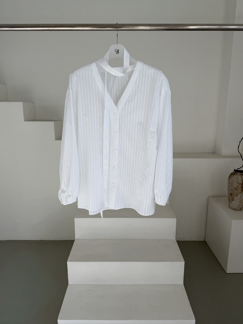 OATMEAL韓國直郵實拍女裝新款時尚人氣26春夏襯衫蕾絲衫含脖帶OATMEAL襯衫/蕾絲衫