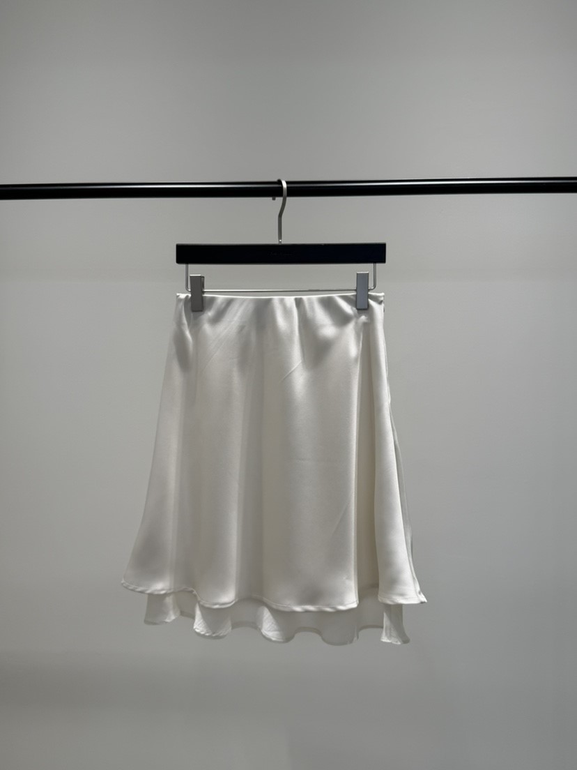 GALERIE NUIT韓國直郵女裝新品職業26春夏推薦真品短裙緞面GALERIE NUIT短裙